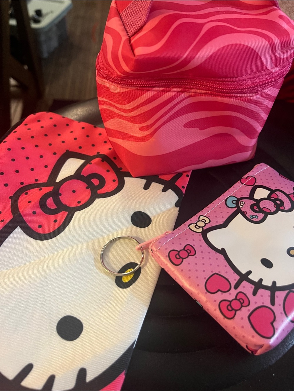 Hello Kitty Pink Patterned  Bag Set with Keyring Wallet pouch BNWOT 50